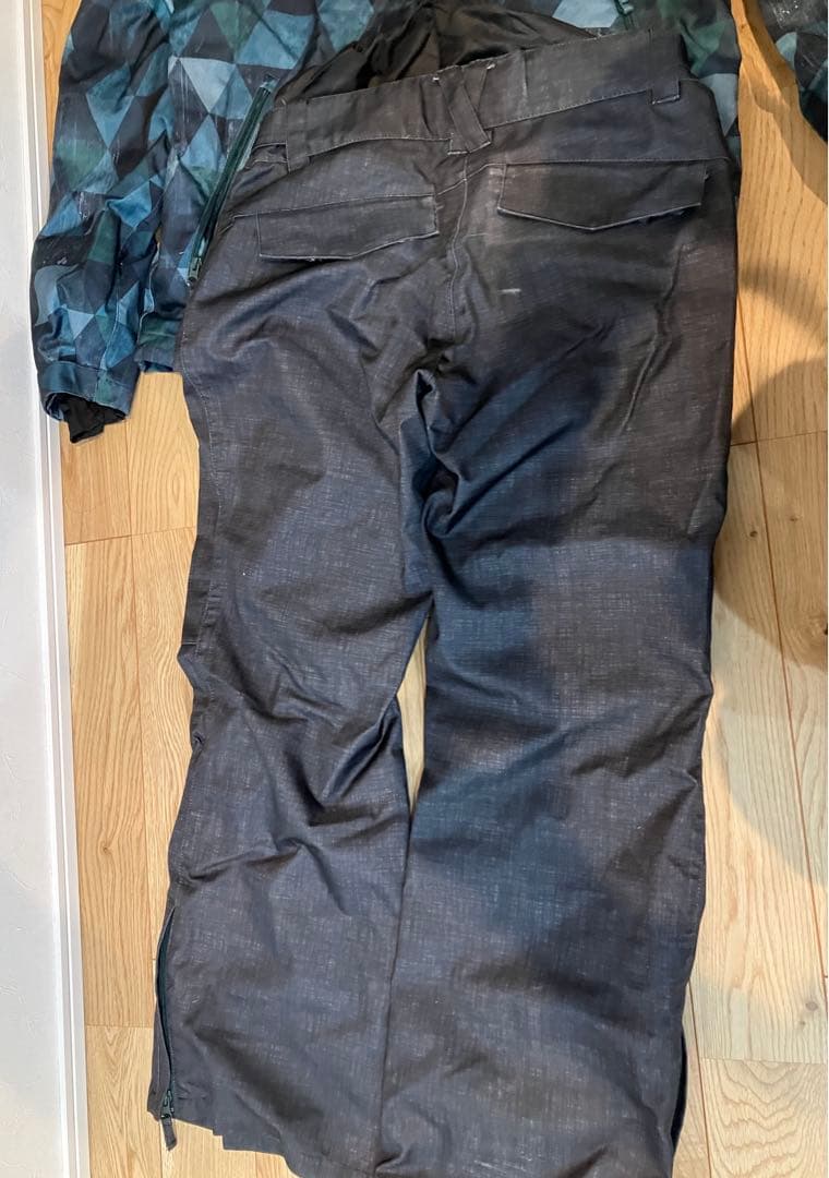 activersion スノーボードウェア L、手袋、ネックウォーマーまとめ売り