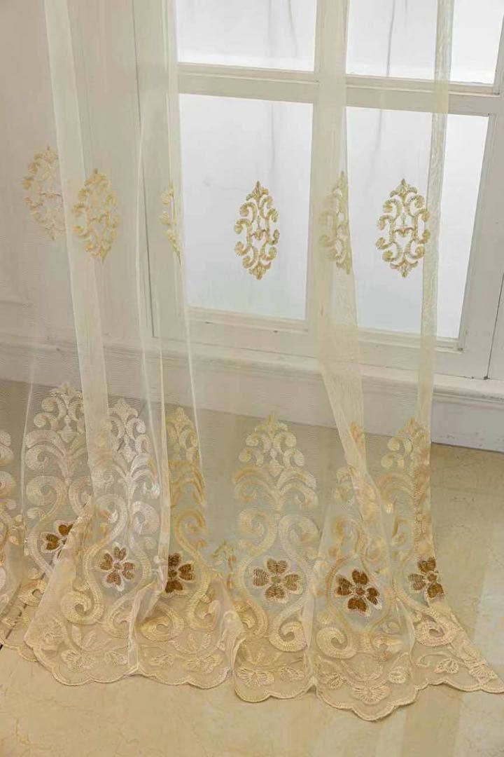 2枚入り　レースカーテン　金運UP ベージュ　刺繍柄　クローバー　レース　送料込