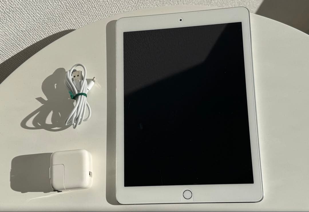 iPad Pro 9.7インチ Wi-Fiモデル 128GBシルバー