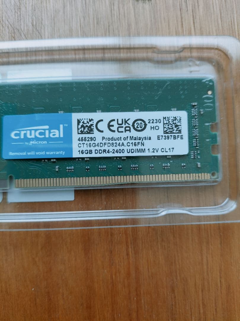 メモリー Crucial 16GB DDR4 2400MT/s DIMM