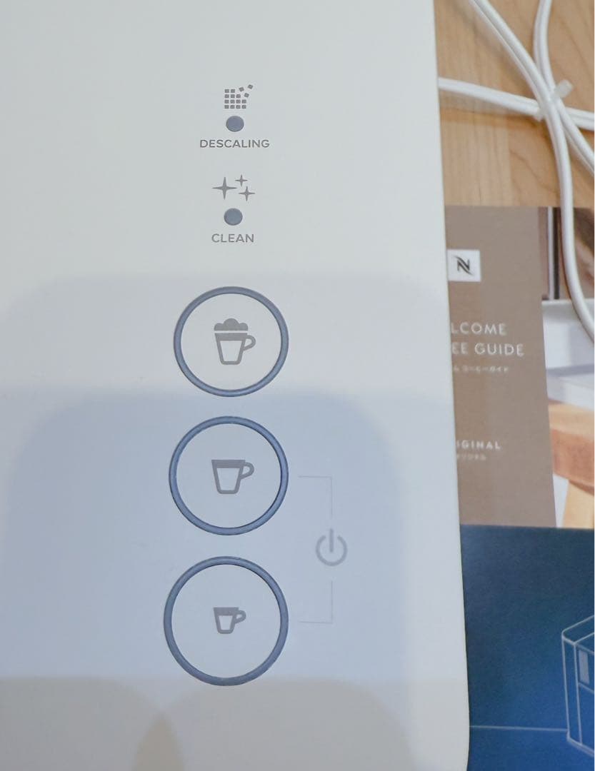 珈琲 Nespresso Lattissima One Plus ホワイト