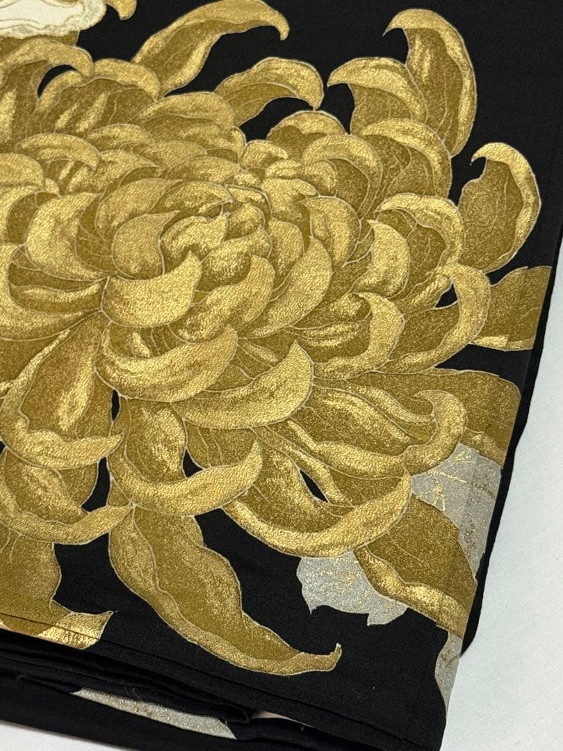 [美品] 紋入り　黒留袖　正絹　比翼付き　菊　礼装　結婚式　フォーマル　高身長