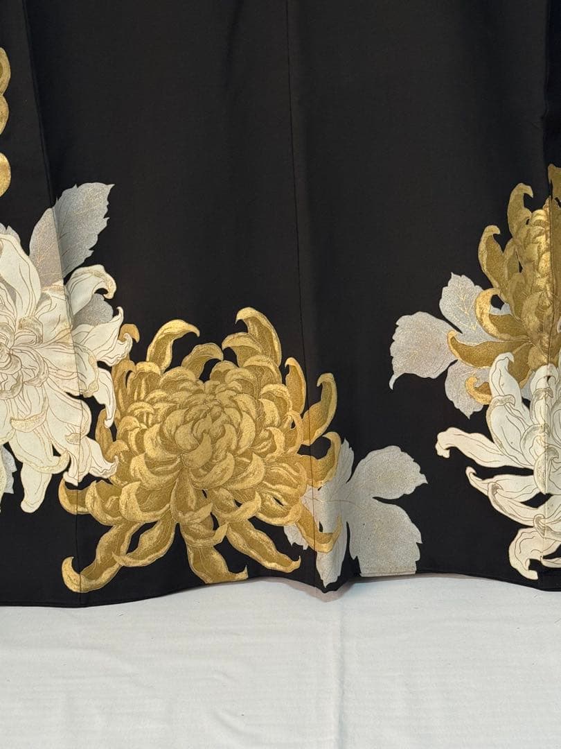 [美品] 紋入り　黒留袖　正絹　比翼付き　菊　礼装　結婚式　フォーマル　高身長