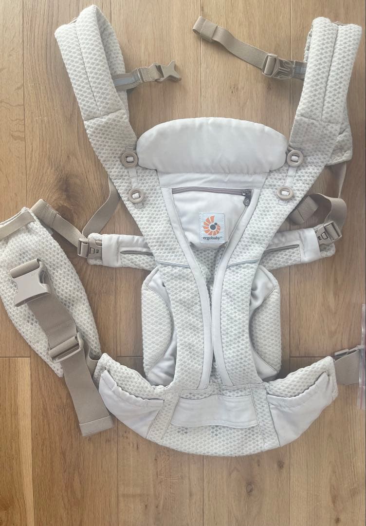 や*く様 エルゴベビー オムニブリーズ