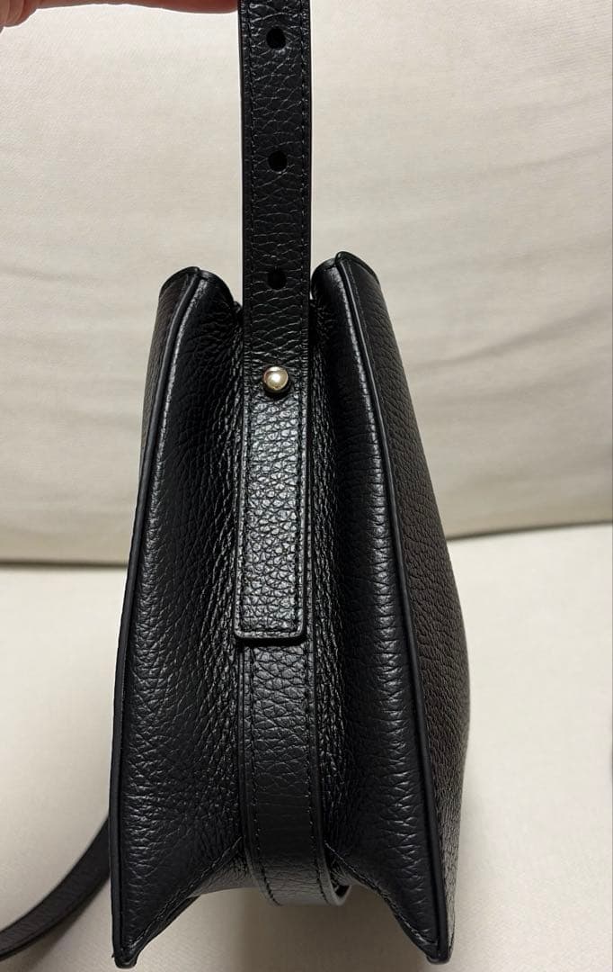 FURLA ショルダーバッグ　ヌヴォラ　ブラック