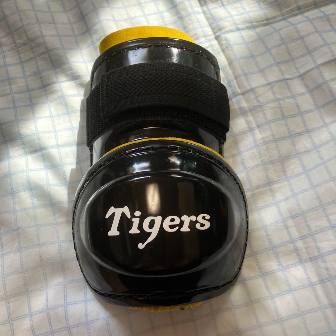 新品未使用　軟式右打者用　フットガード　エルボーガード　手袋　３点セット