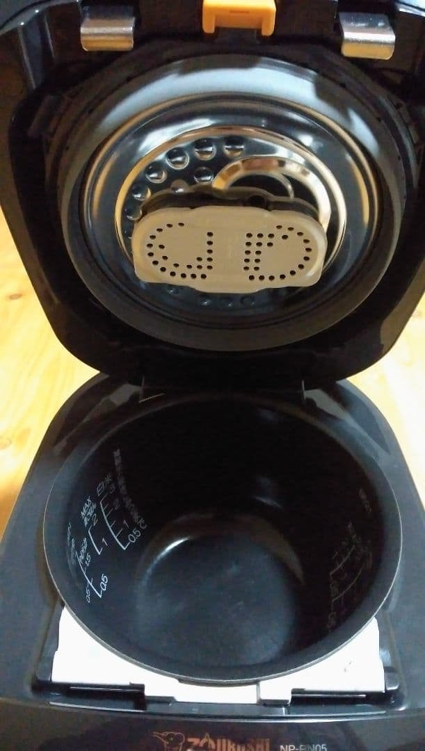 新品未使用 象印マホービン NP-RN05-BA 圧力IH炊飯器 3合 保証有