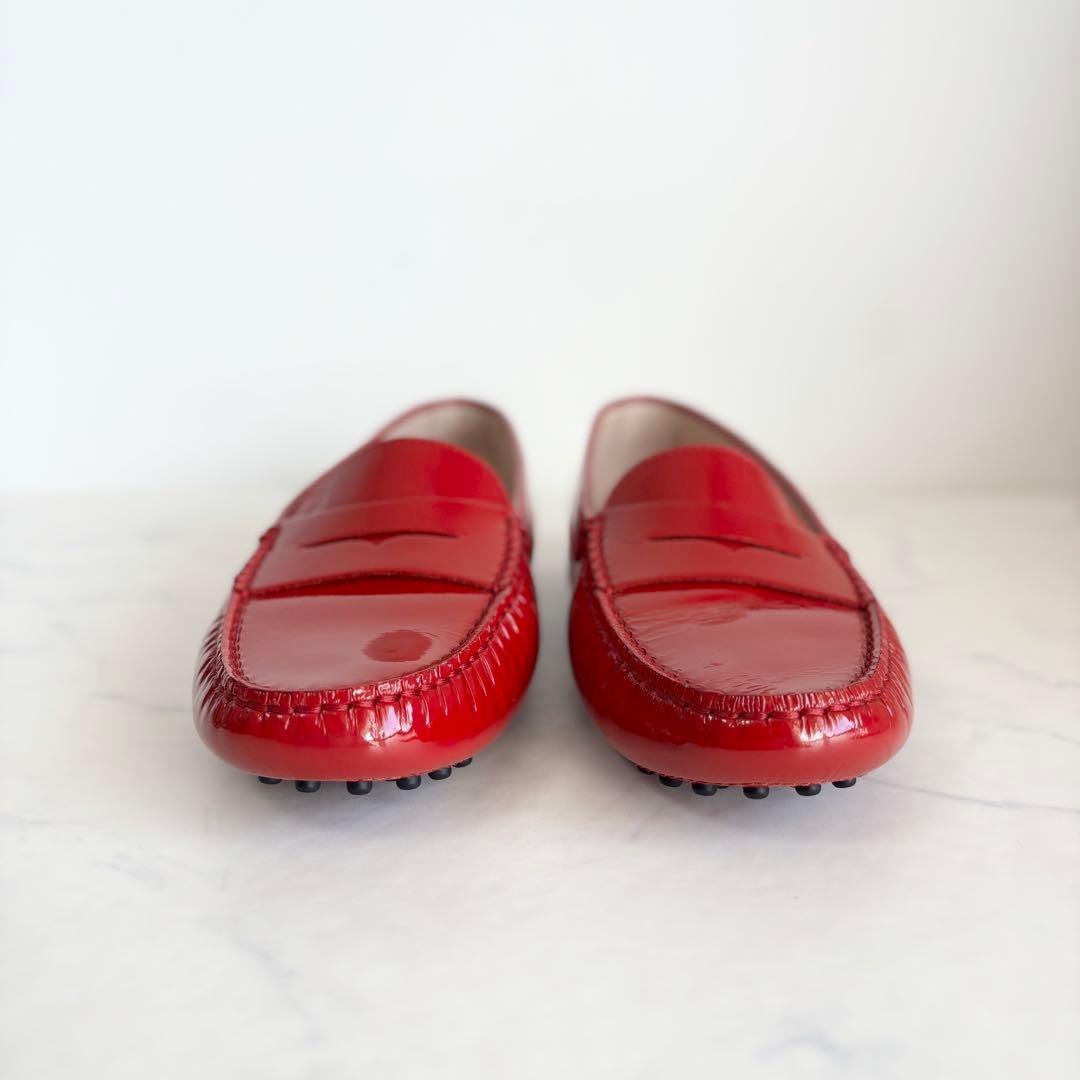 極美品 トッズ 36 ゴンミーニ ドライビングシューズ エナメル レッド