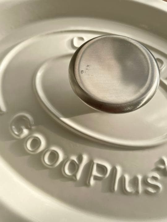 グッドプラス　キャストポット　オーバル26㎝ホワイト(鉄鋳物ホーロー鍋)