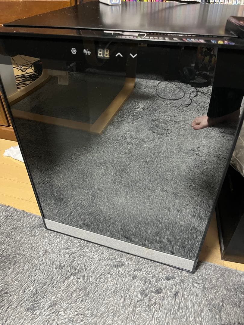 一升瓶を縦置きできる日本酒冷蔵庫「俺の酒蔵」