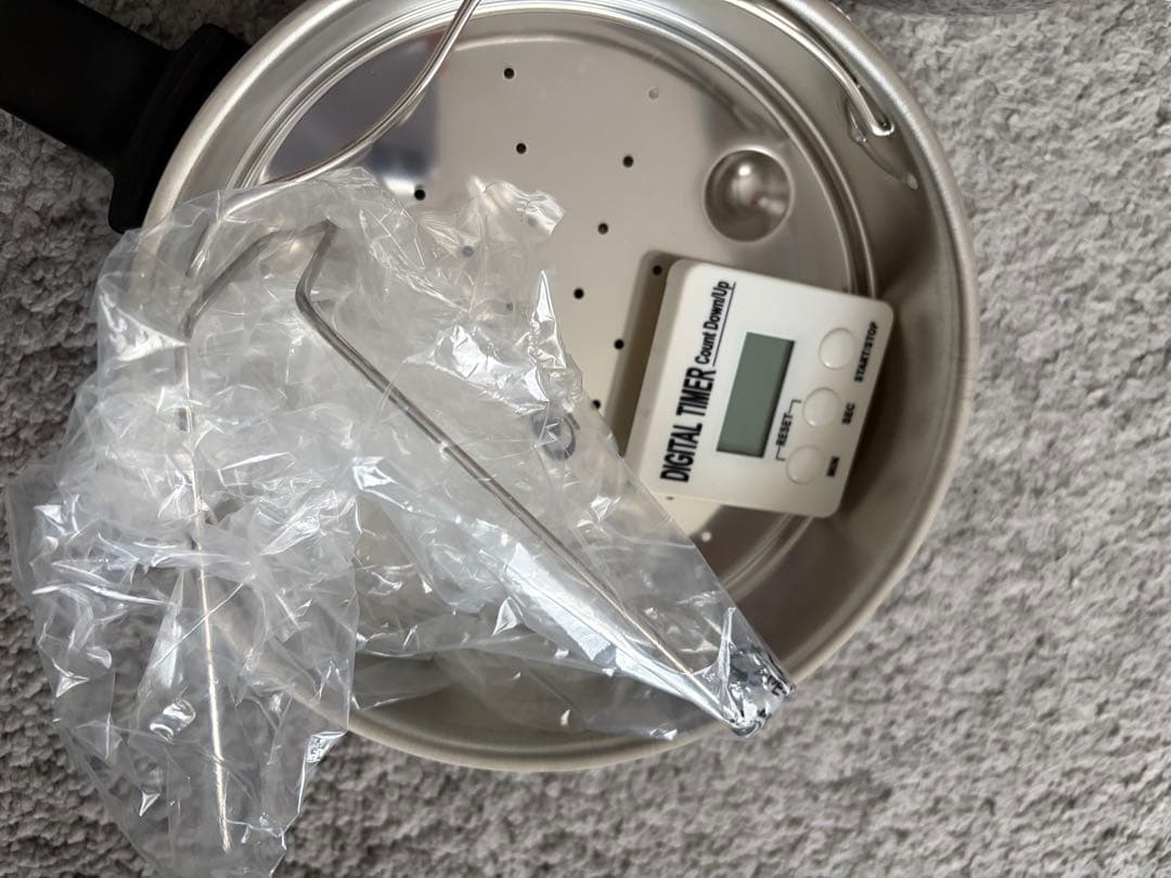 未使用フィスラー圧力鍋4.5ℓニュービタクイック蒸し器ガラス蓋付きfissler