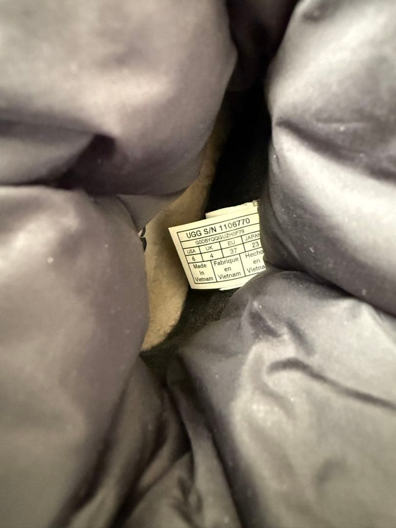 【UGG 】ブラック ムートンブーツ【MONTARA】モンタラ ナイロン