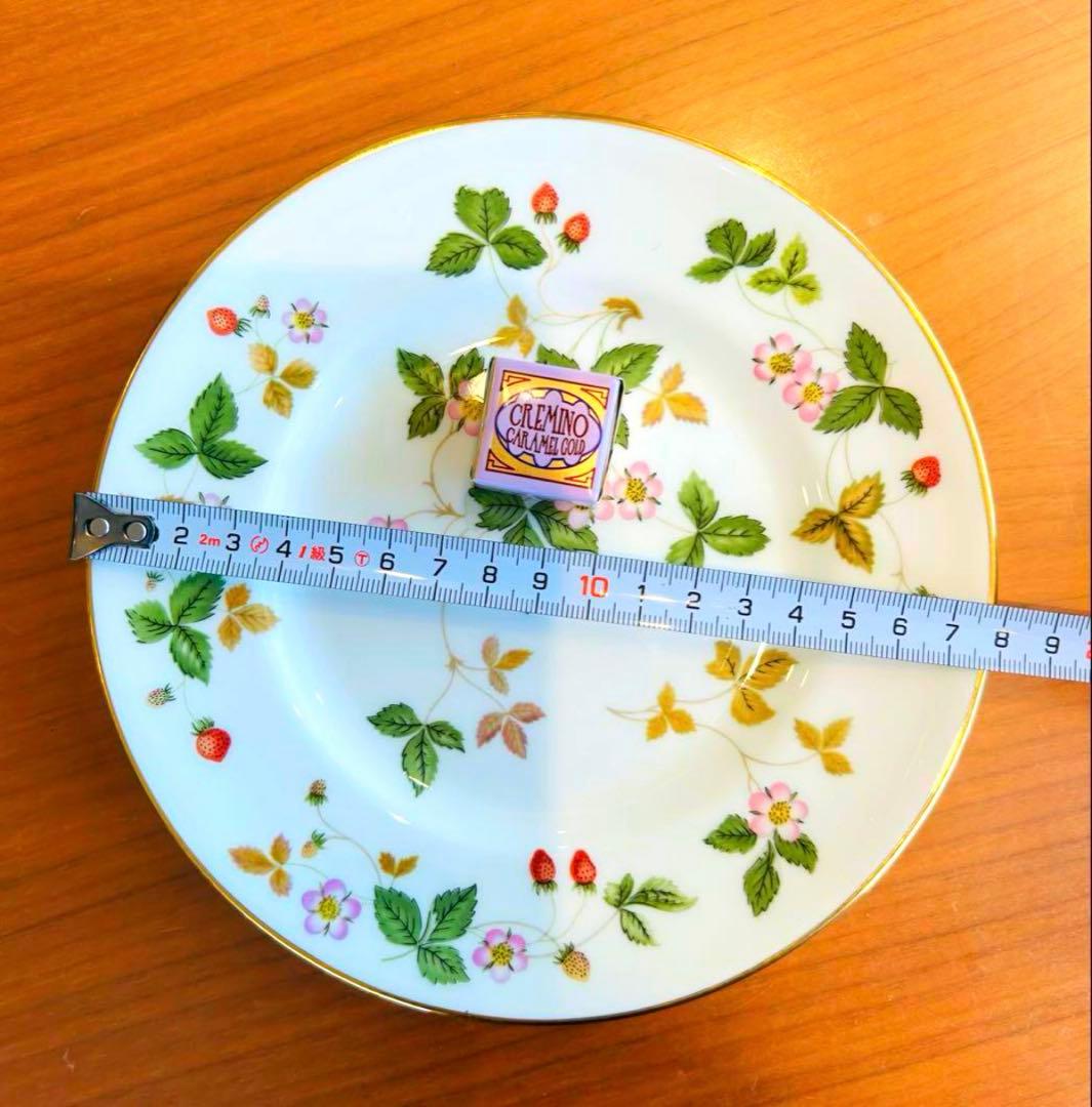 user_4af841f9 ワイルドストロベリー食器定価9万弱　計17点