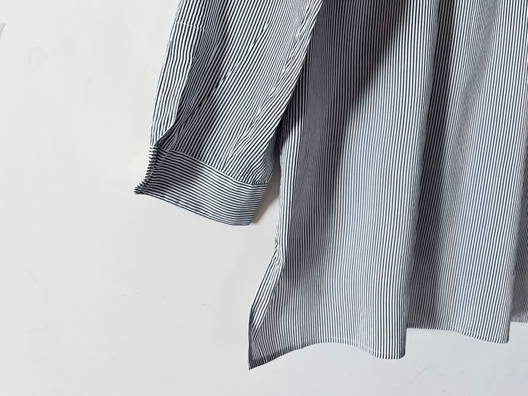 新品タグ付 マーガレットハウエル コットンシルク丸襟ストライプシャツ 3.4万