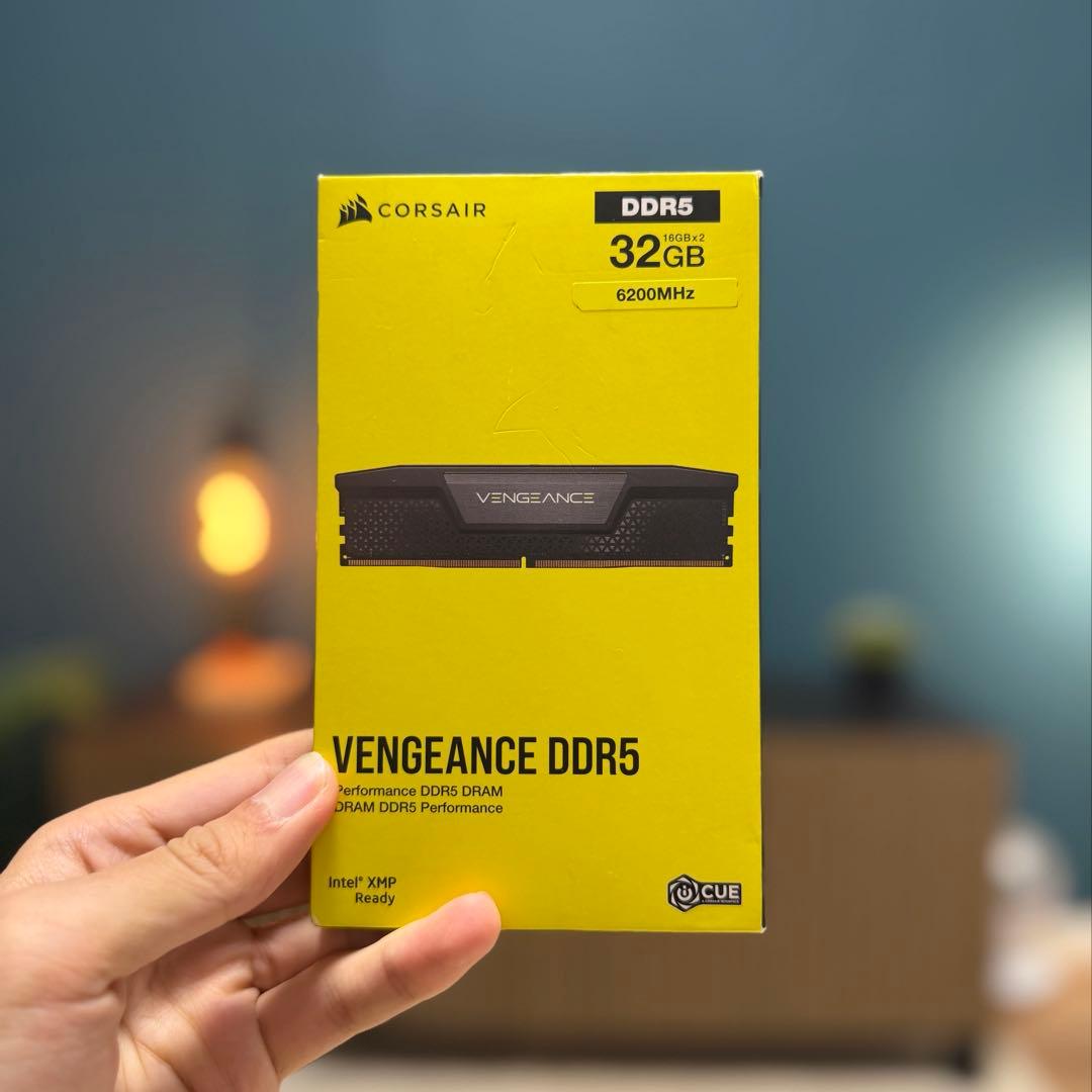 メモリー CORSAIR VENGEANCE DDR5 32GB 6200MHz