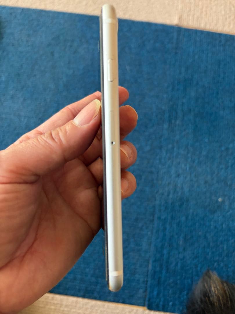 Apple iPhone SE2 128GB ホワイト 本体　SIMフリー