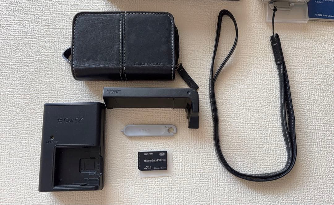 超美品 サイバーショット DSC-T200 デジカメ シルバー