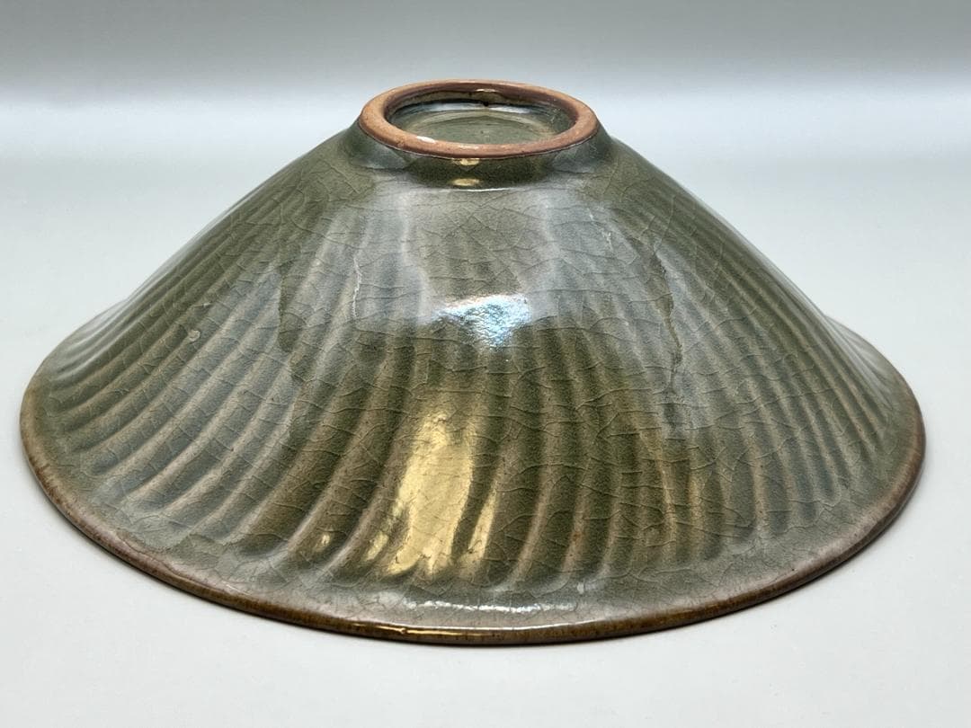 【海】耀州窯　宋代　青磁刻花梅花鳥文茶碗　高級箱付　天目釉 骨董品  中国美術品