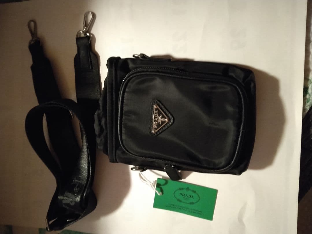 清吾プラダノベルティスマホショルダー新品未使用タグ付き、