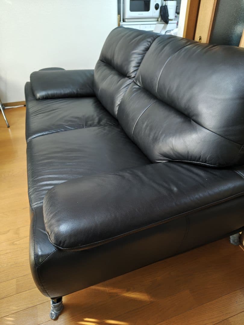 ニトリ黒レザー本革2人掛けソファ
