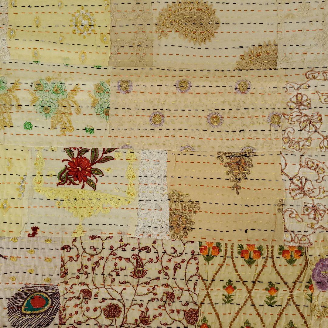 パッチワーク刺繍マルチカバー　ラリーキルト　シングルベッドg