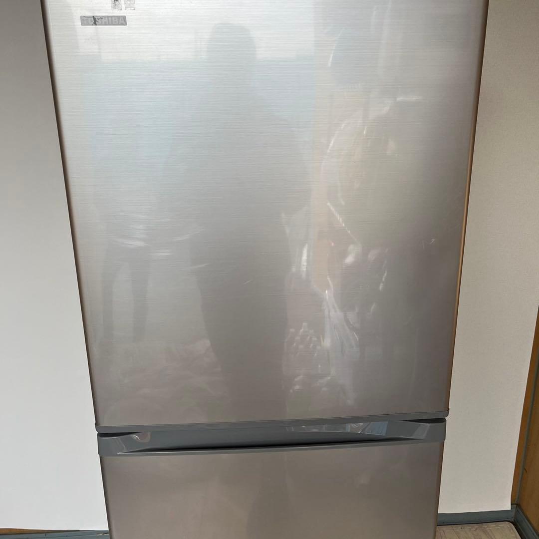 配送設置無料　TOSHIBA 大型冷蔵庫 330L 自動製氷機能付き