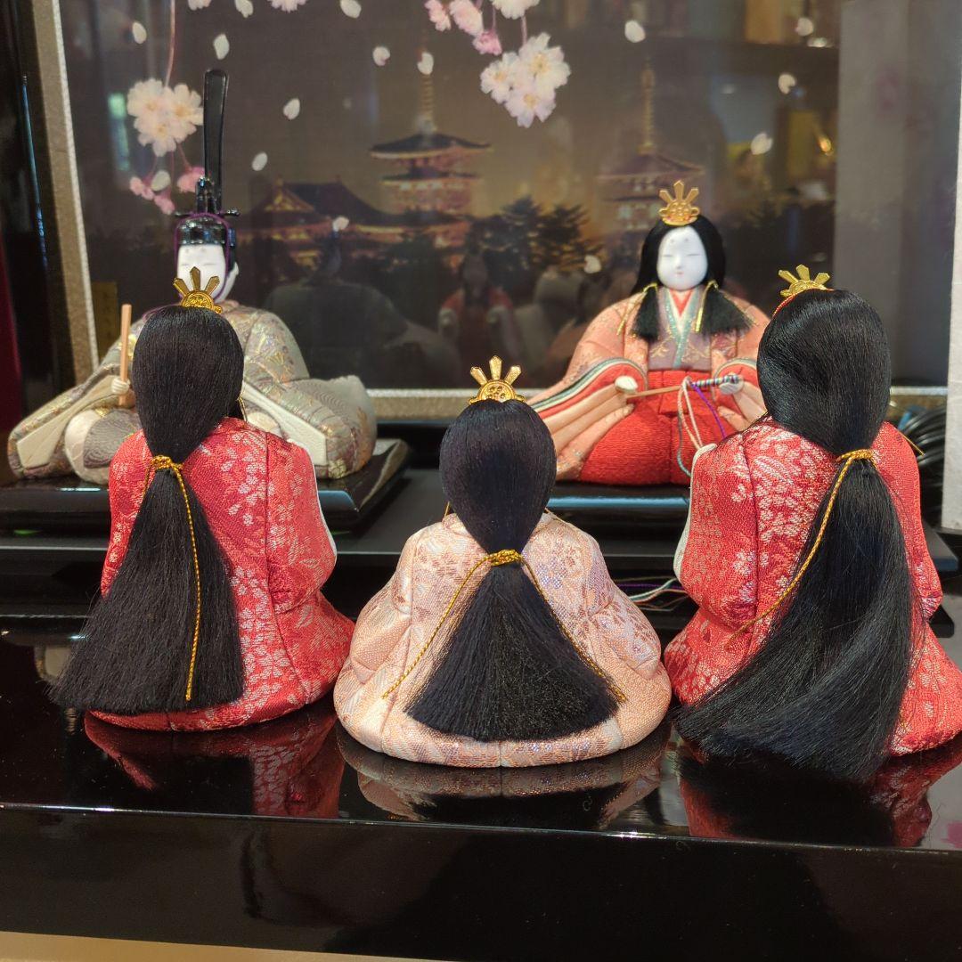 木村一秀作　木目込雛人形 5体セット 伝統的な衣装収納箱入押　桜押花屏風