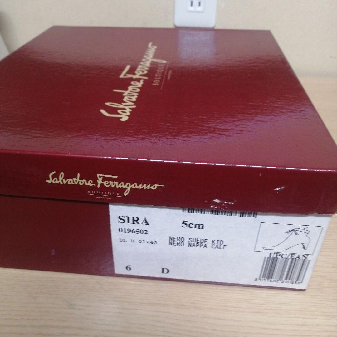 Salvatore Ferragamo 黒 スエード ショートブーツ