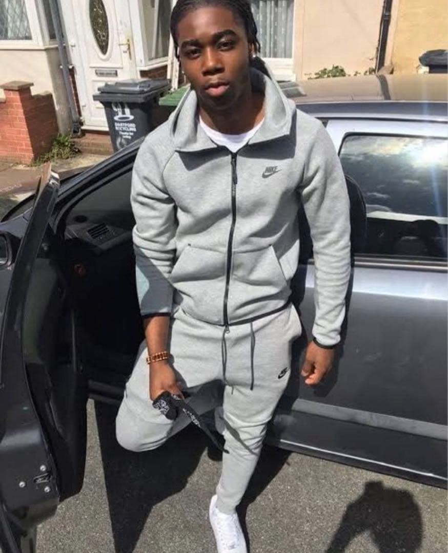 NIKE テックフリースMグレー セットアップ 廃盤‼️