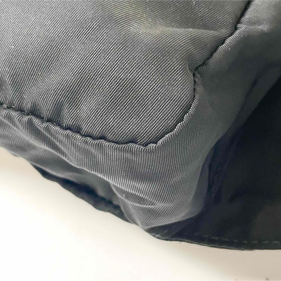 てらプラダ　三角ロゴ　ナイロン　ボディバッグ　ブラック