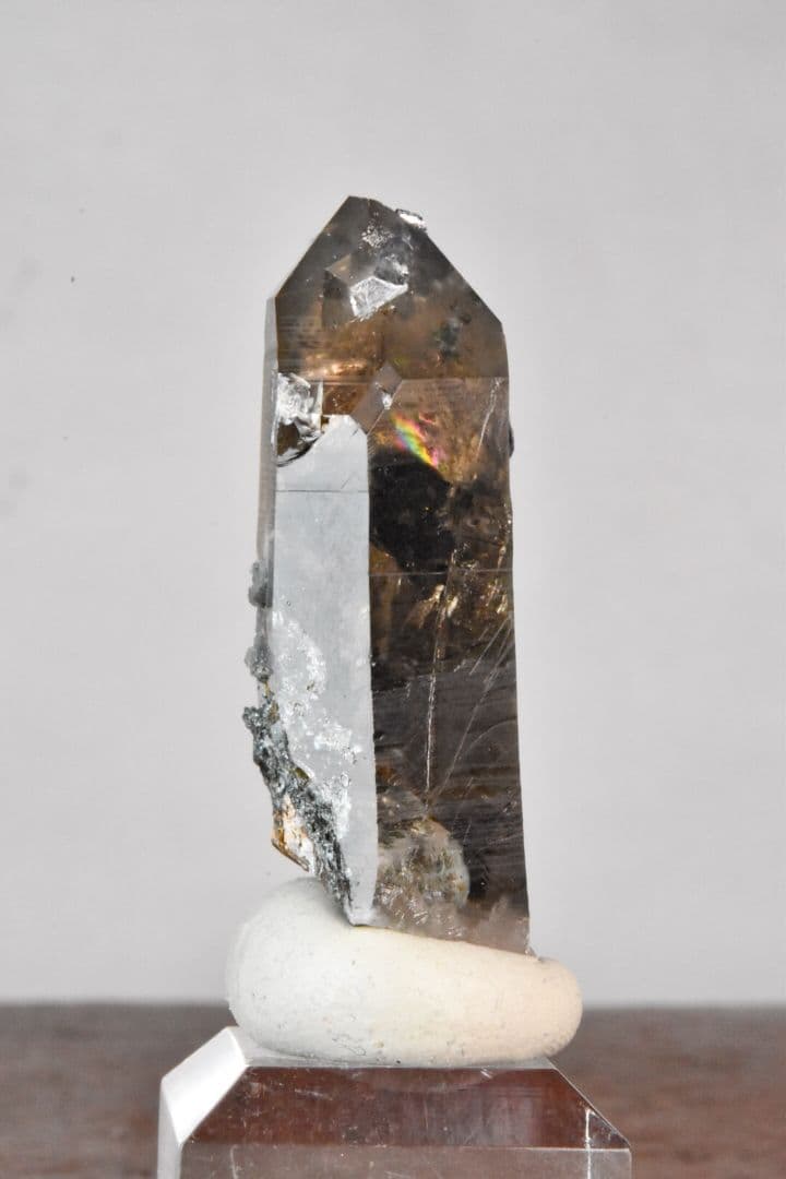 ノルウェー産 アナテース付きスモーキークォーツ