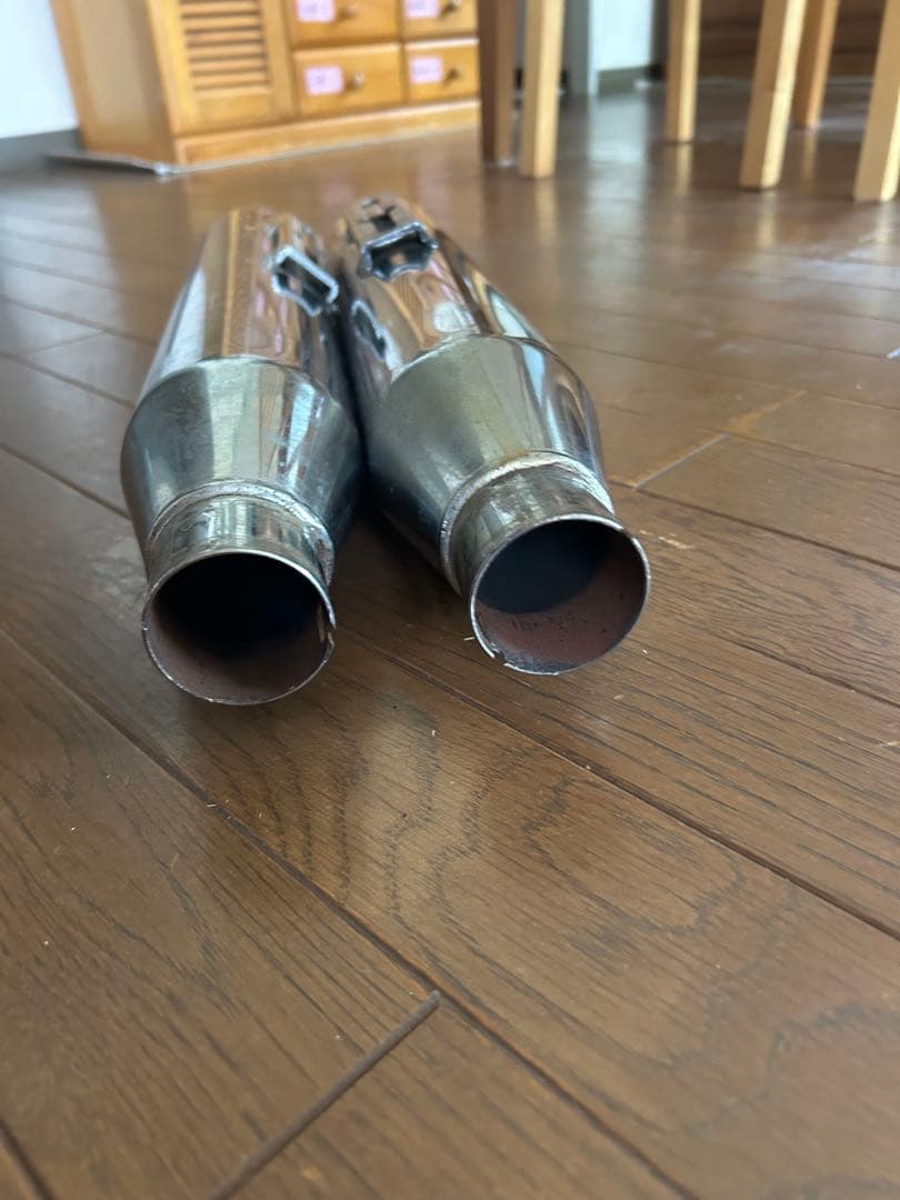 ハーレー　ダイナ　北米マフラーパンチアウト