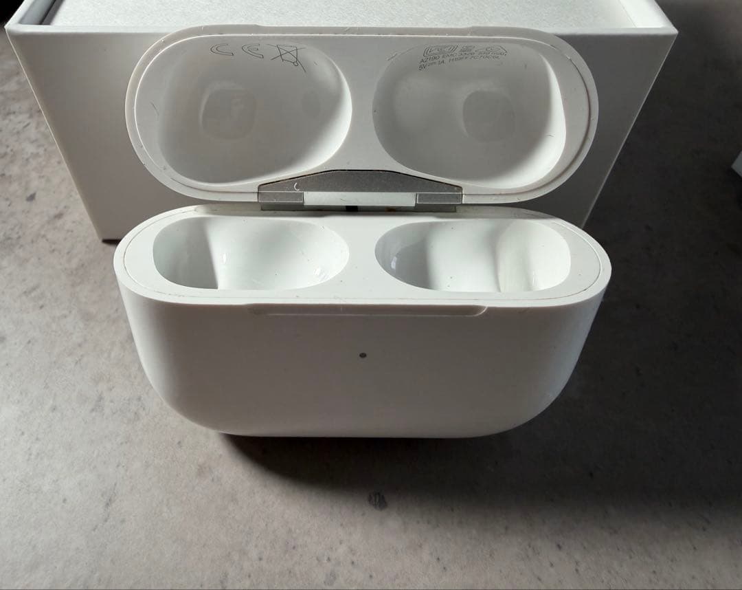 美品 AirPods PRO 第1世代　ケース付き