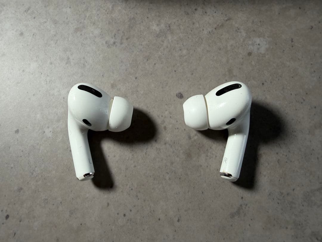 美品 AirPods PRO 第1世代　ケース付き