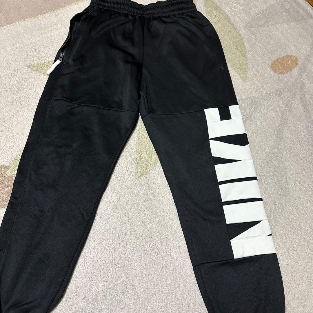 NIKE Therma-FIT フード付きパーカー&ズボン　セットアップ