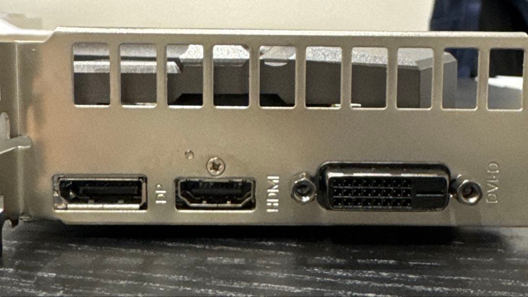 玄人志向　GeForce GTX 1050ti 4GBグラフィックボード