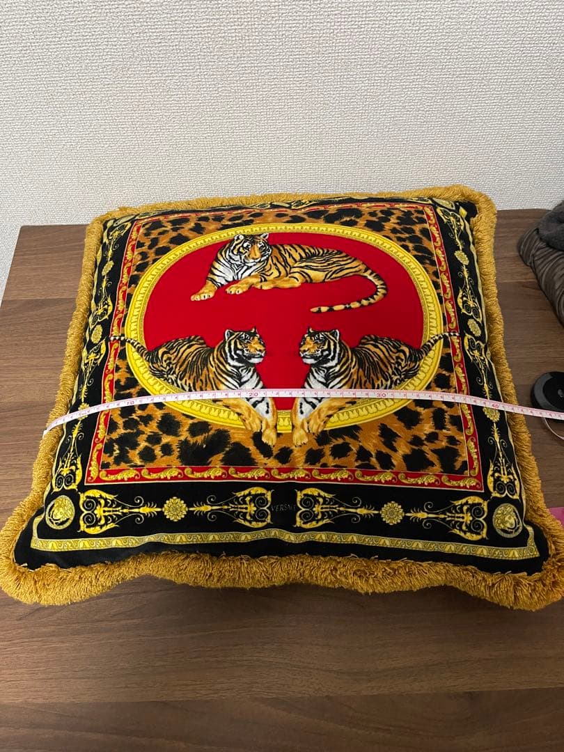 VERSACE ヴェルサーチ ベルベット タイガー クッション