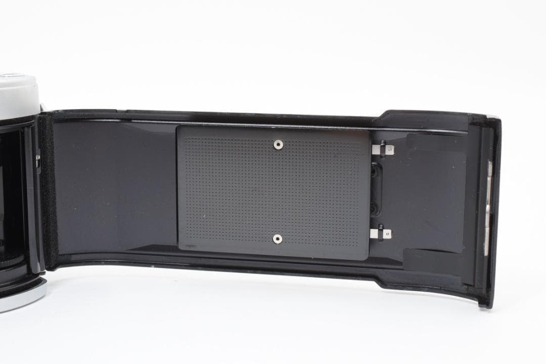 超美品 NIKON FG シルバー フィルムカメラ モルト新品交換済 M835