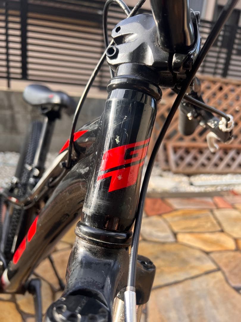 GT Stomperジュニアスポーツバイク 黒と赤