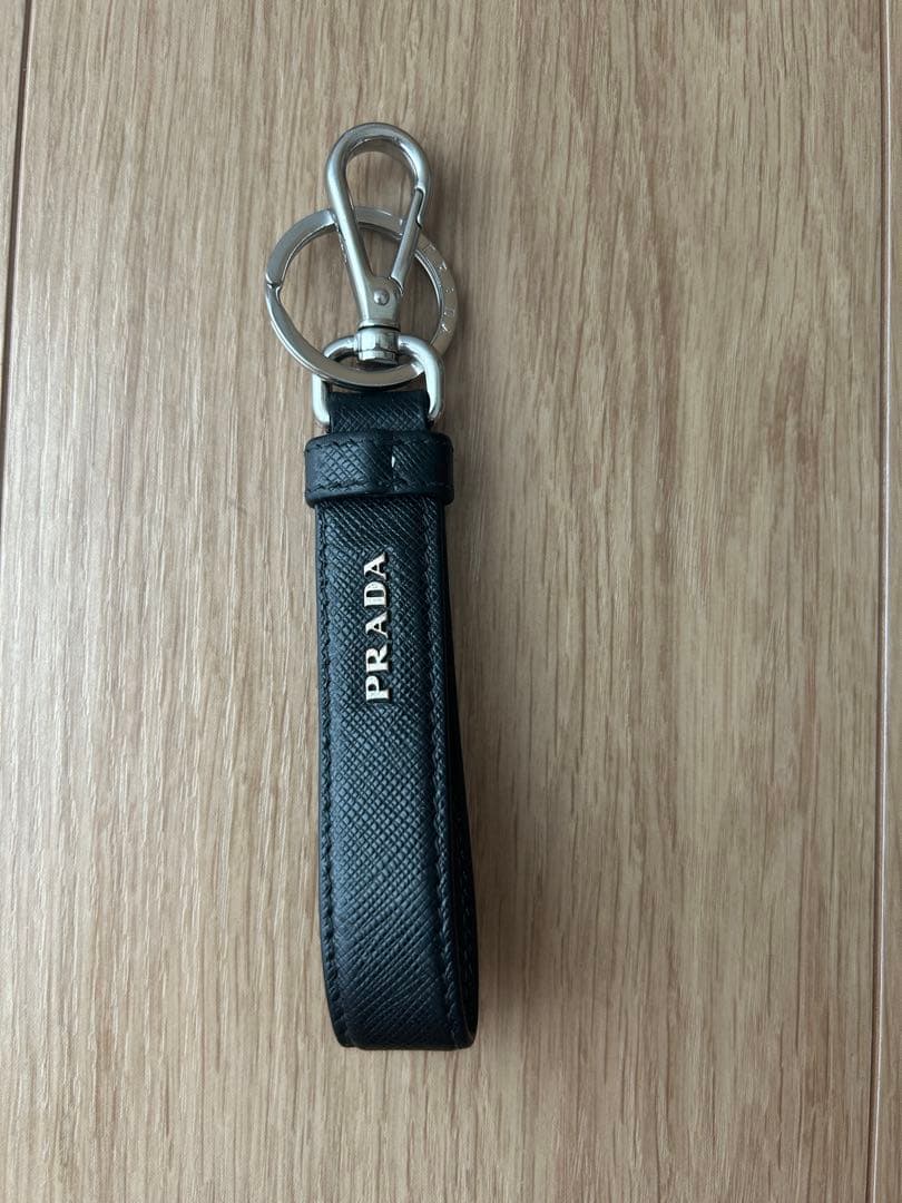 PRADA ブラック ナイロン キーホルダー