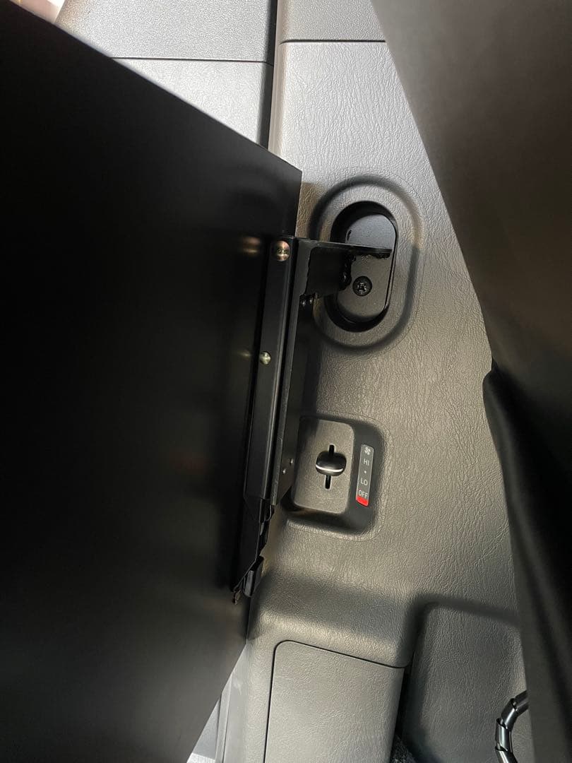 せんせいさん予約　1月下旬ハイエース　折り畳み　セカンドテーブル　金具のみ