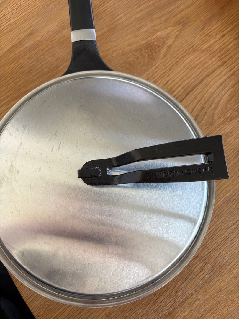 バーミキュラフライパンオーブンセーフスキレット26cm深型＋専用ステンレスリッド