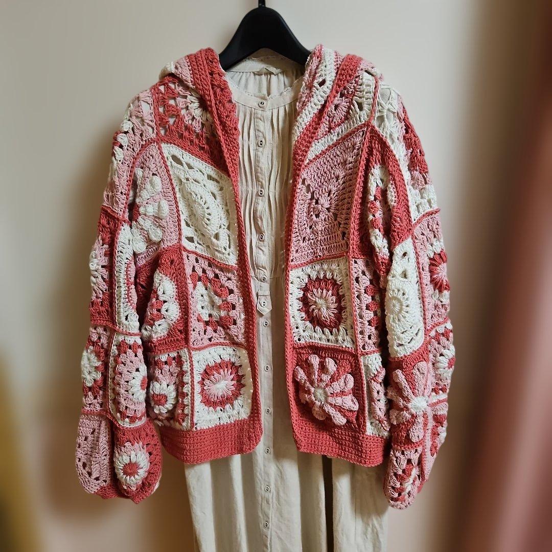 ハンドメイド　グラニースクエアフード付きカーディガン　2