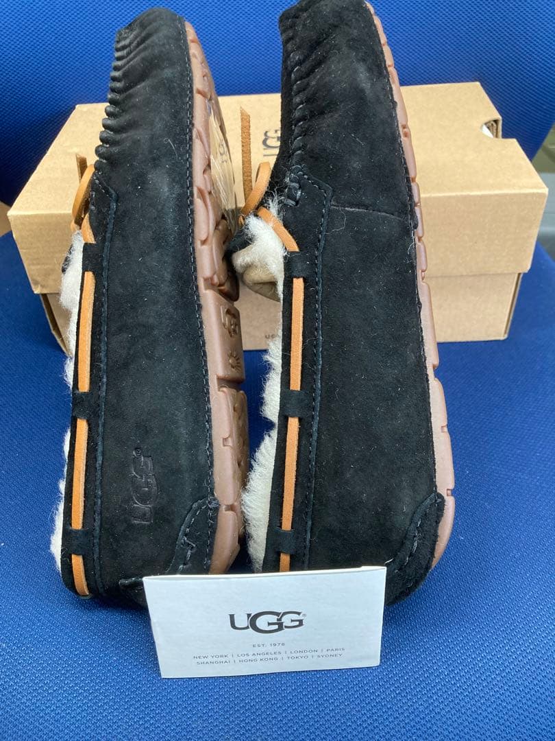 新品・未使用‼️UGG アグ ダコタ シープスキン モカシンスリッポン 5612