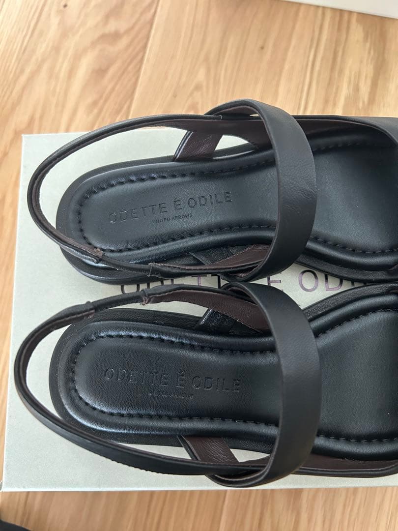 新品　オデットエオディール　インサイドセパレートソフトサンダル　ブラック23.0
