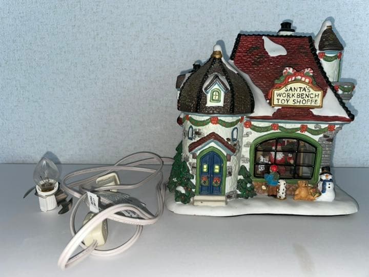 ミニチュア　ドールハウス　ライト　　　　　「サンタのおもちゃ工房」