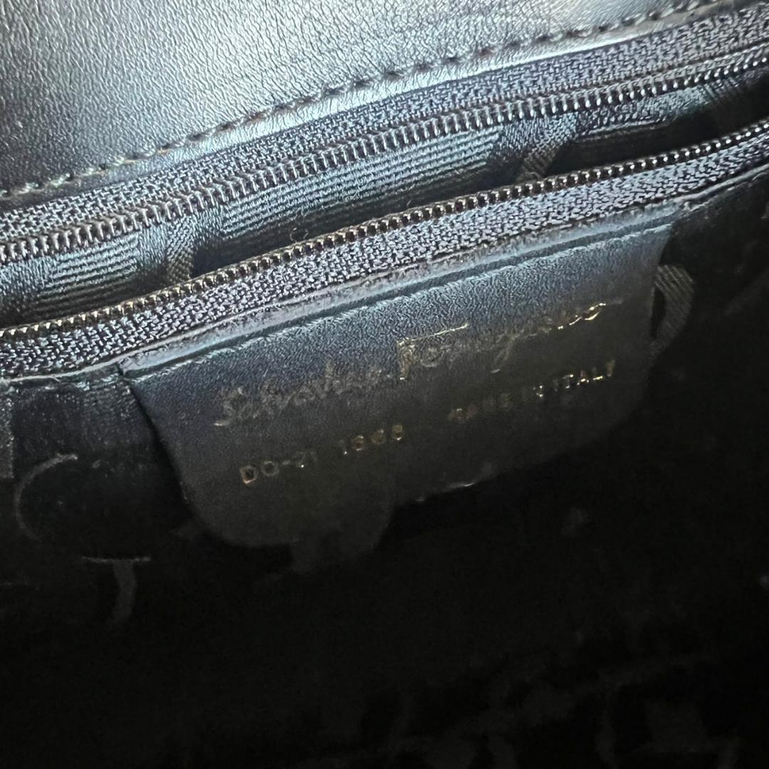 ⭐️Salvatore Ferragamo⭐️フェラガモ パンプス金具