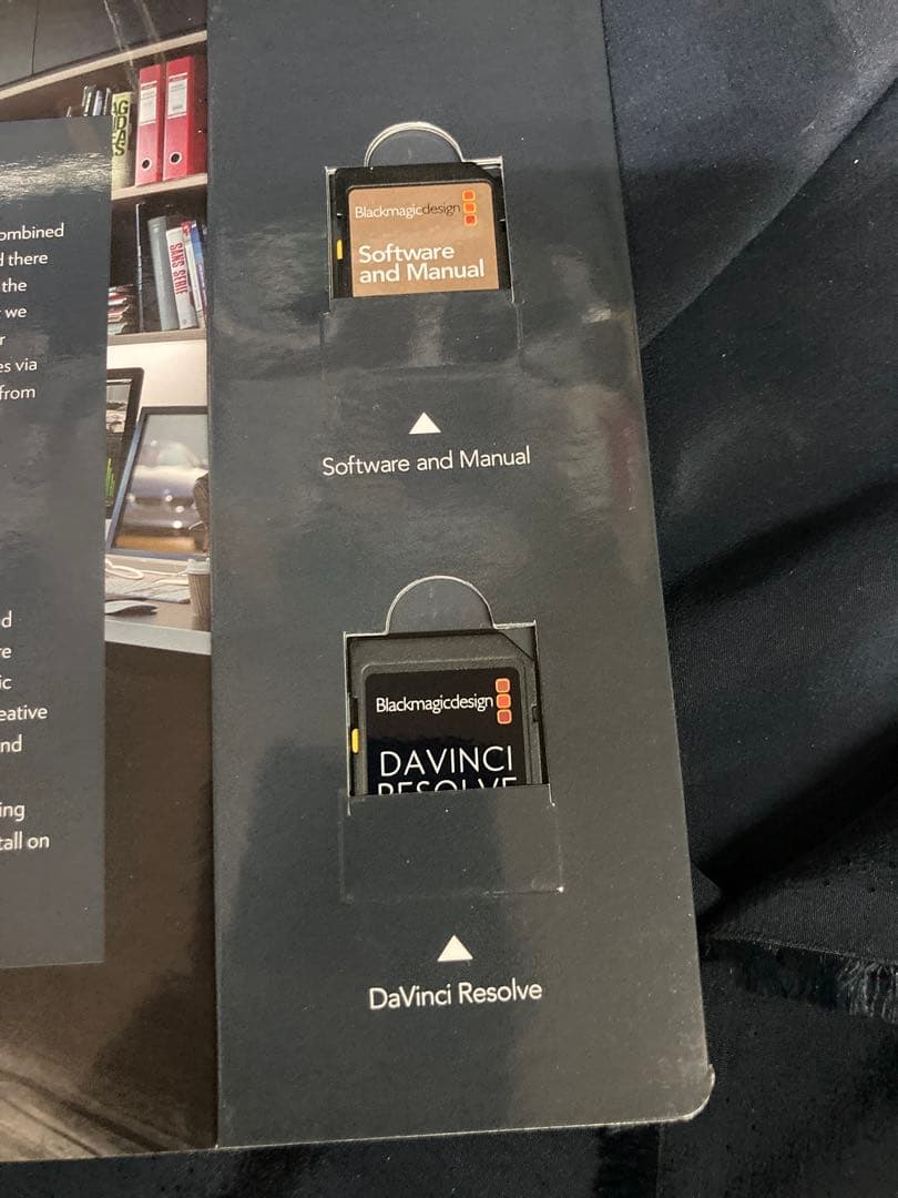 Blackmagic Video Assist 5インチフルHDモニター