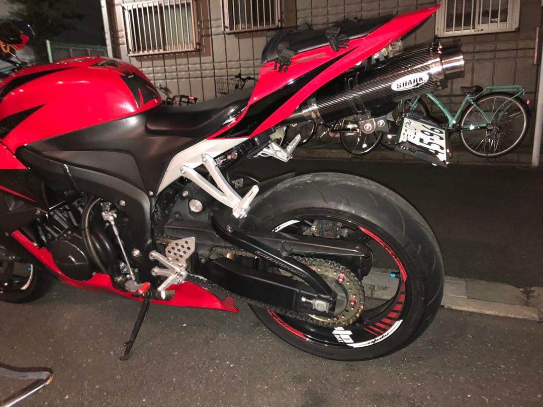 （釣り大好きマン）SHARK カーボスリップオンマフラー　cbr600rr