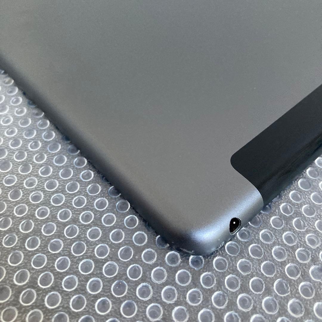 3634【早い者勝ち】電池最良好☆iPad8 第8世代 32GB SIMフリー☆